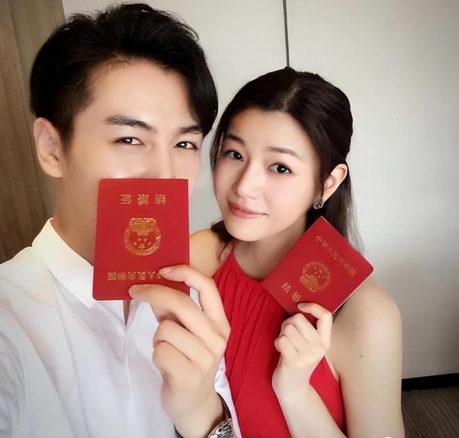 子合照母子久违同框好有爱小星星长高了pg电子入口陈妍希42岁生日晒与儿(图3)