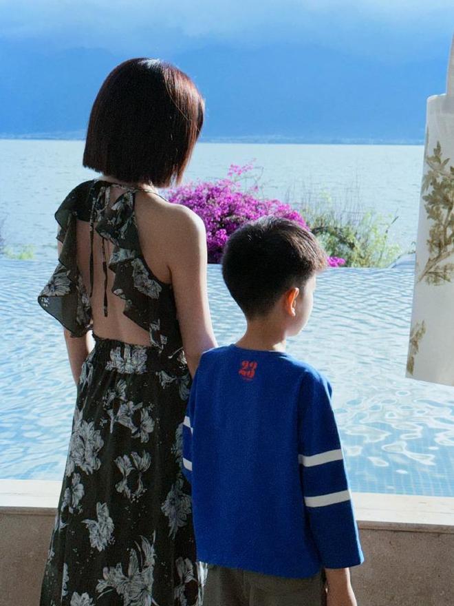 子合照母子久违同框好有爱小星星长高了pg电子入口陈妍希42岁生日晒与儿(图8)